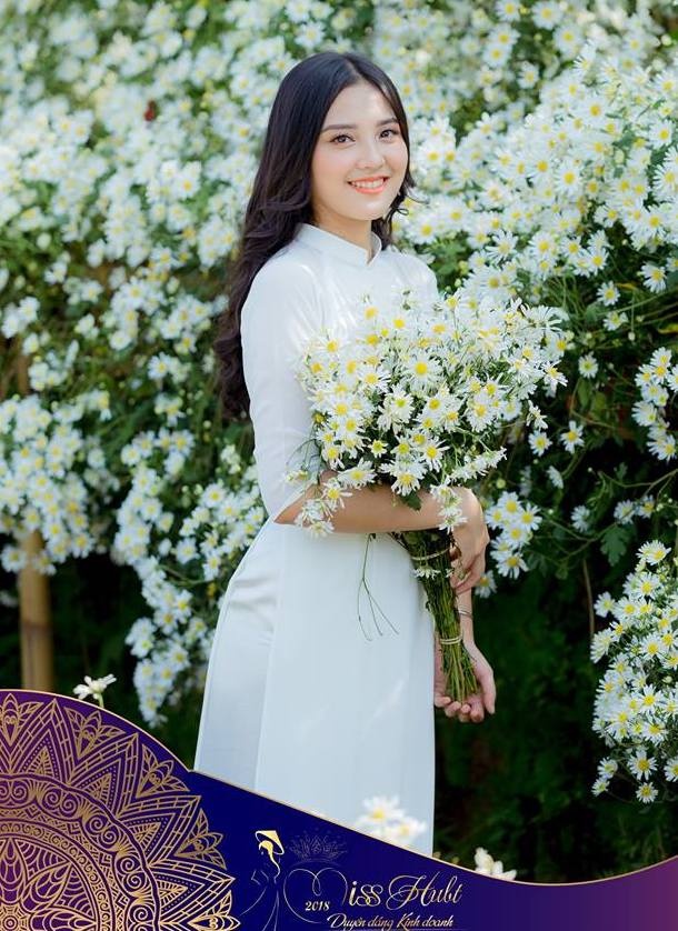 nhan sac hoa khoi DH Kinh doanh va Cong nghe anh 12