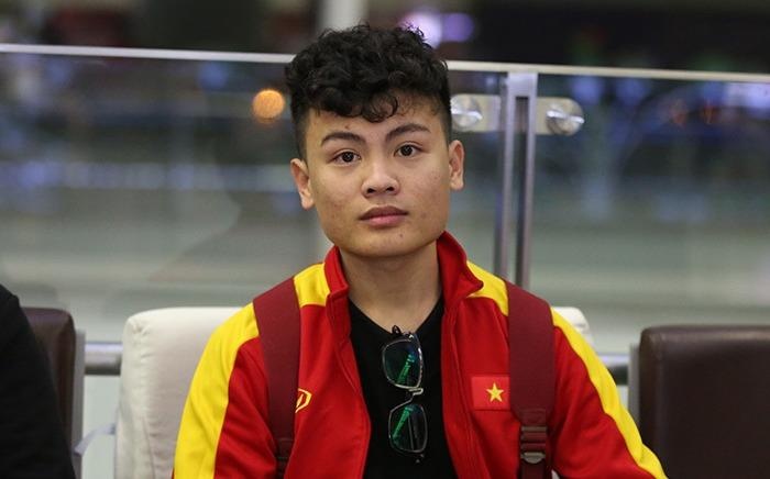 Anh trai Quang Hai co ve ngoai nam tinh, lam tho xam o Ha Noi hinh anh