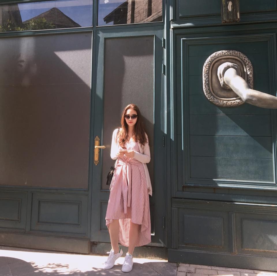 nhan sac cua tiep vien hang khong mua deo anh 4