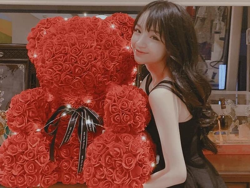 Nguoi yeu em thieu gia Phan Thanh khoe qua Valentine khong lo hinh anh