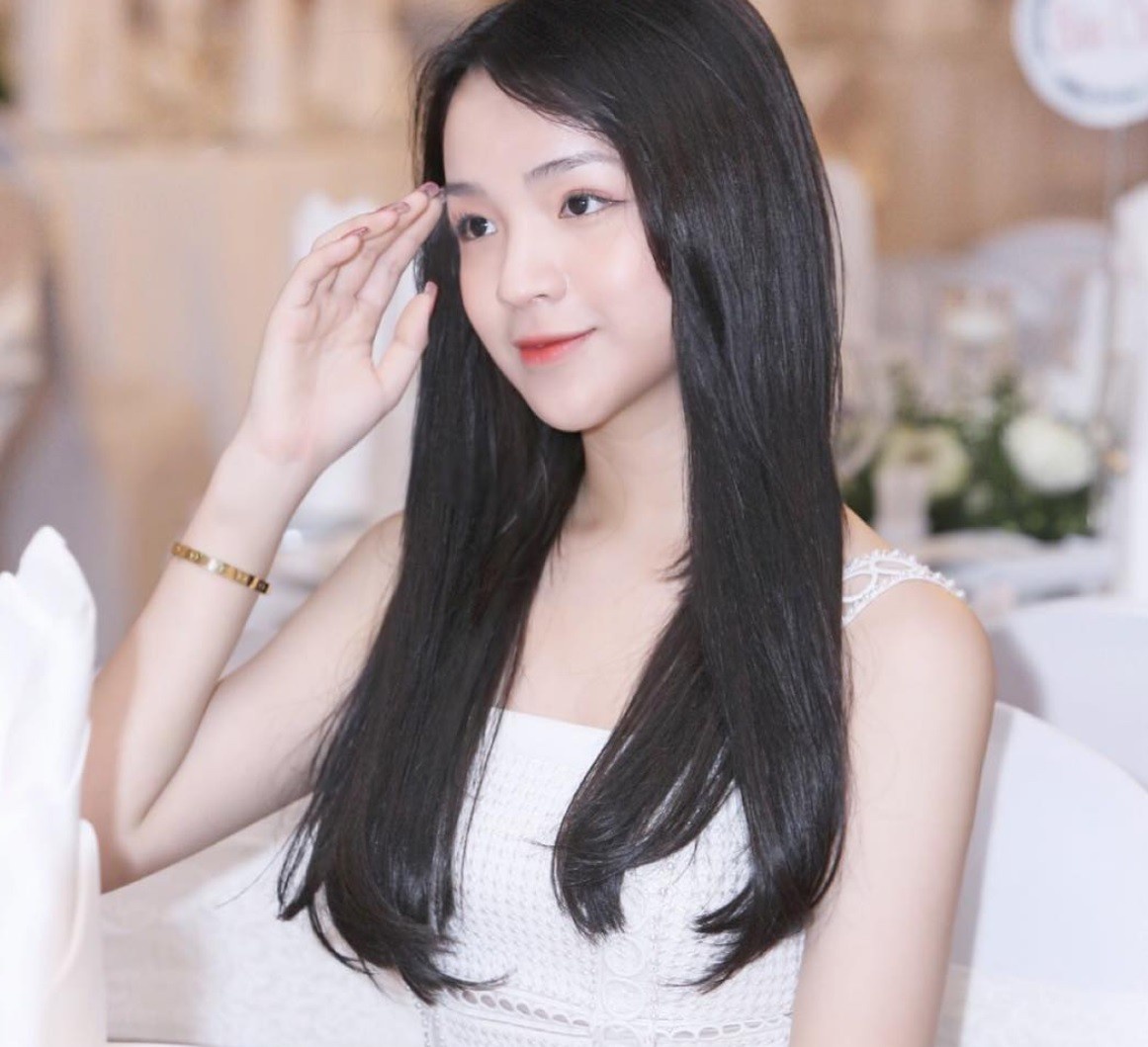 ban gai phan hoang khoe qua valentine anh 5