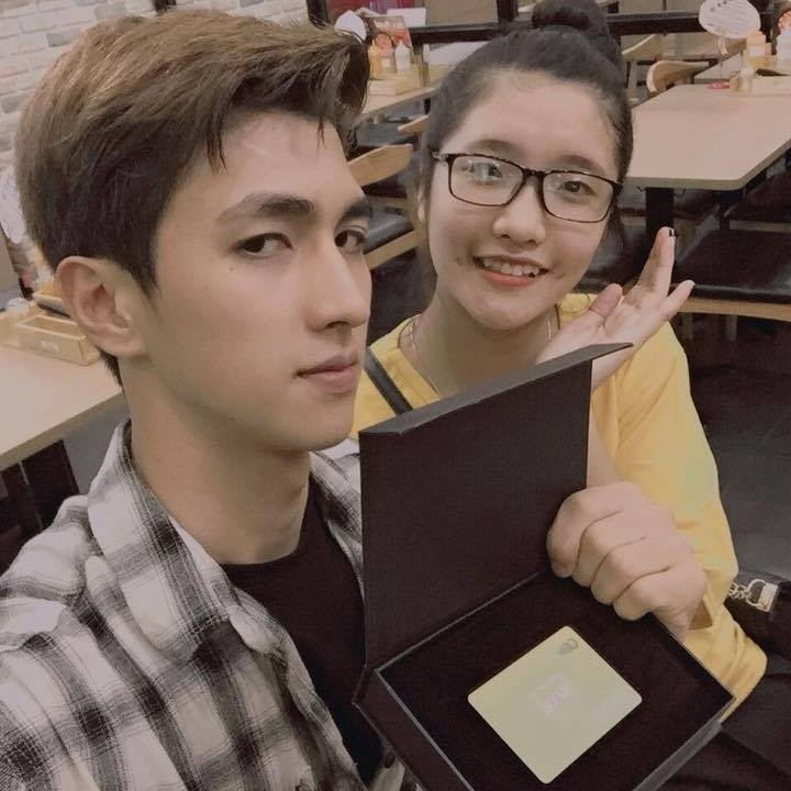 nhan sac em gai Binh An anh 2