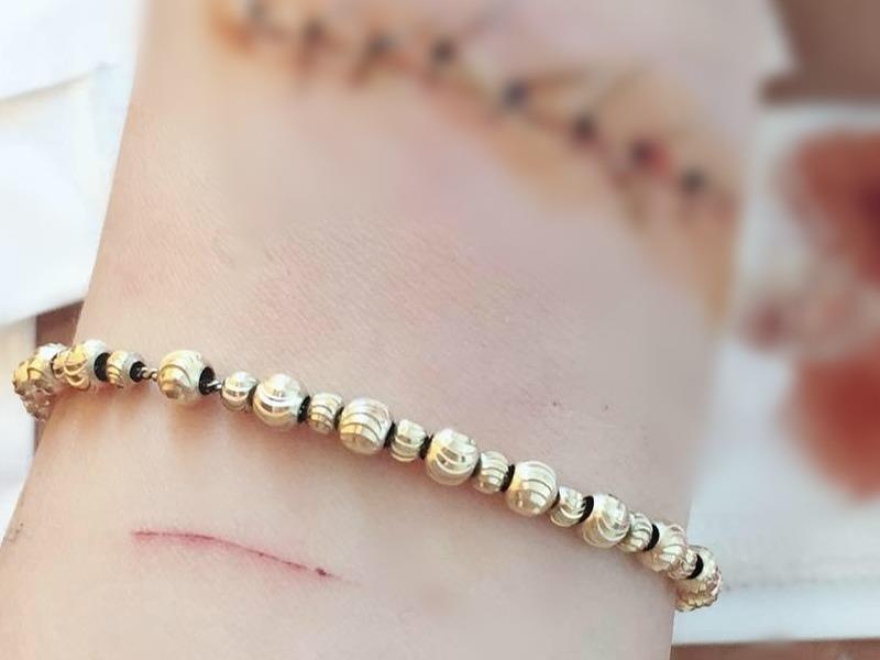 Co gai Sai Gon dung dao lam rach tay vi bi ban trai phan boi hinh anh