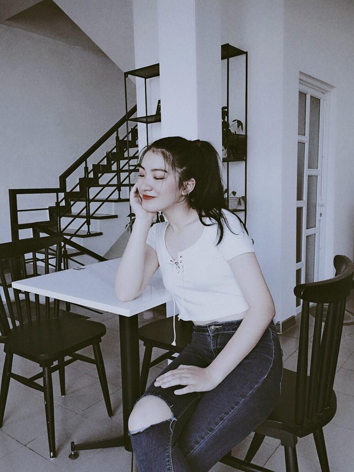 co gai tang hoa ong Kim Jong Un anh 2