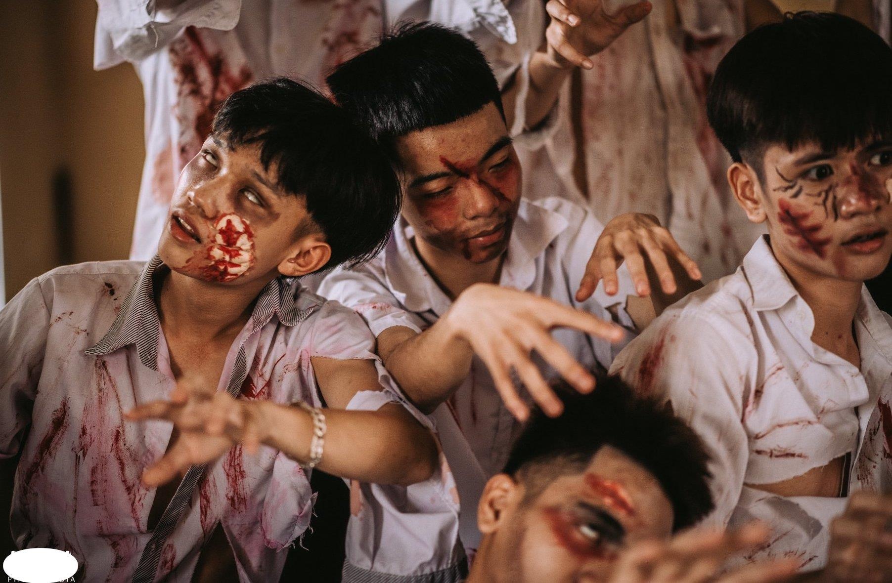 hoc sinh chup bo anh ky yeu zombie anh 9