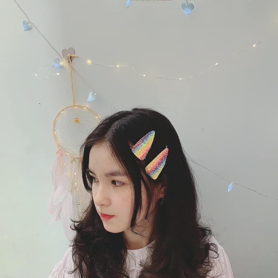 co gai xinh dep di tu van tuyen sinh anh 4