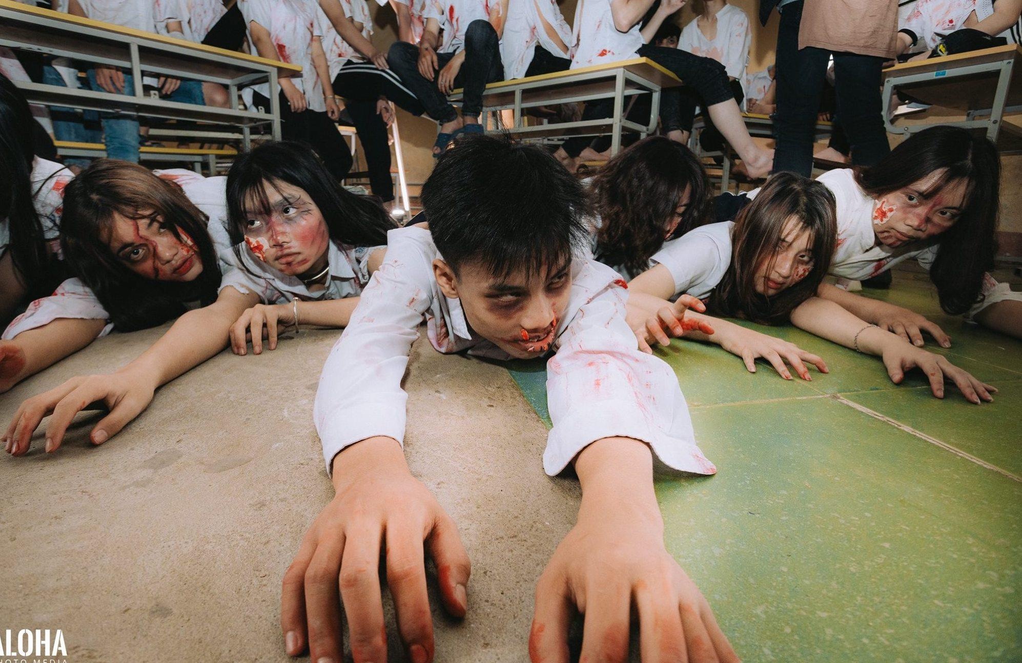 hoc sinh chup bo anh ky yeu zombie anh 5