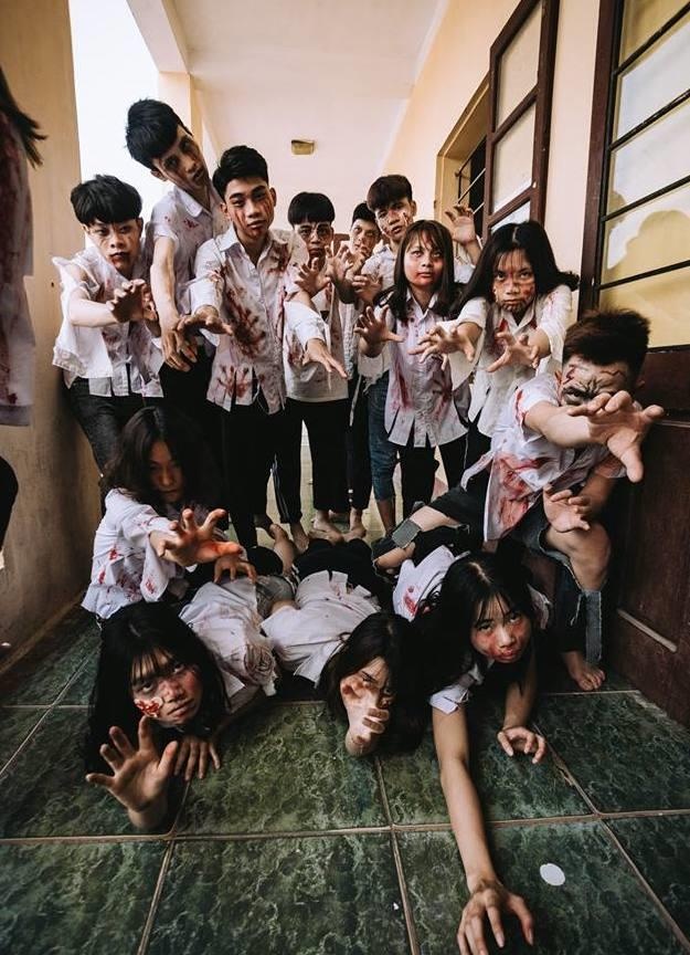hoc sinh chup bo anh ky yeu zombie anh 7