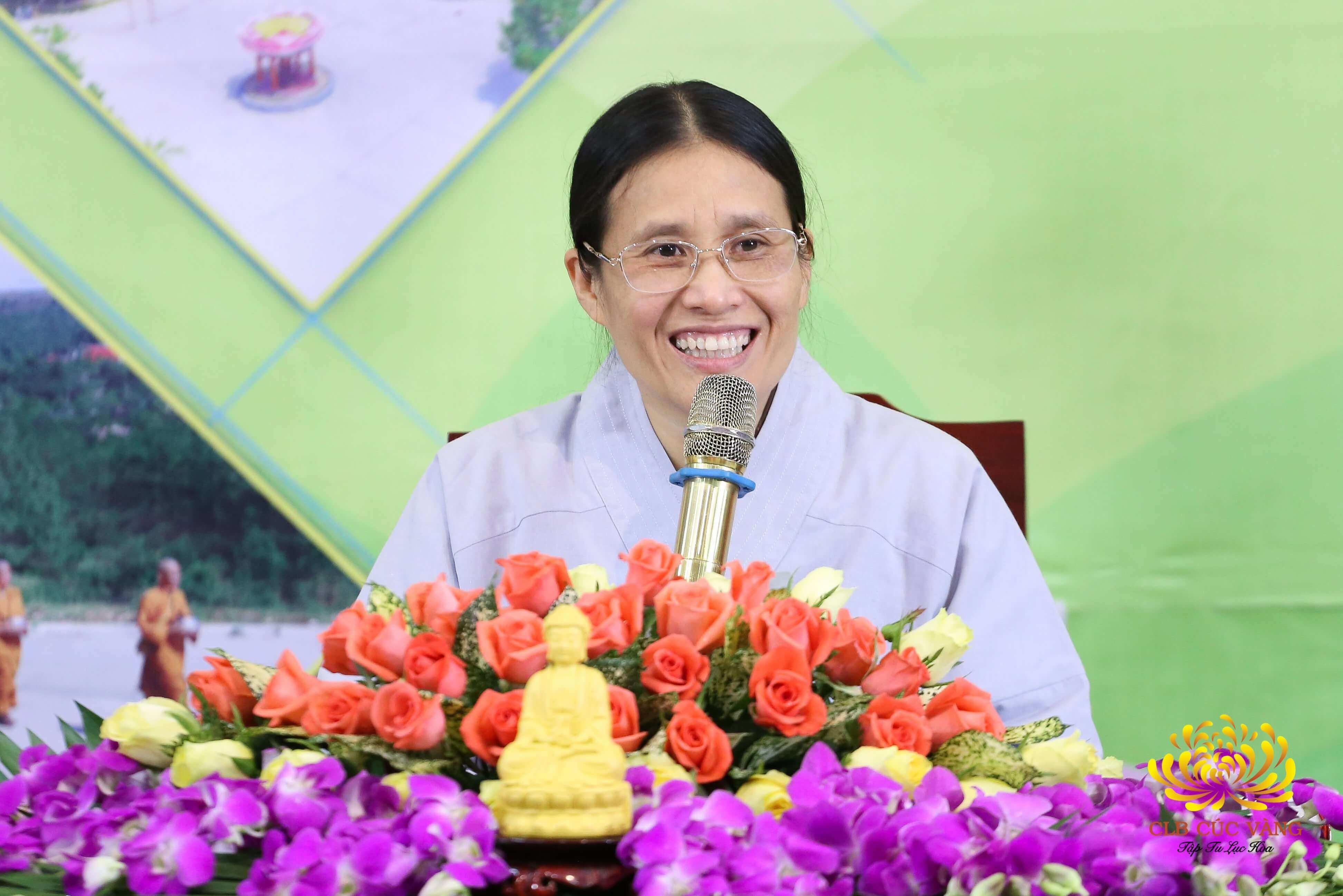 co yen noi ve nu sinh giao ga bi sat hat anh 1