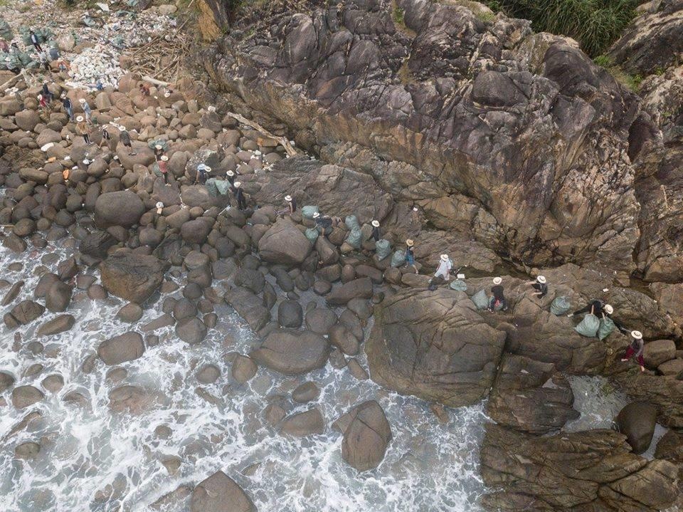 trao luu don rac cua gioi tre anh 2