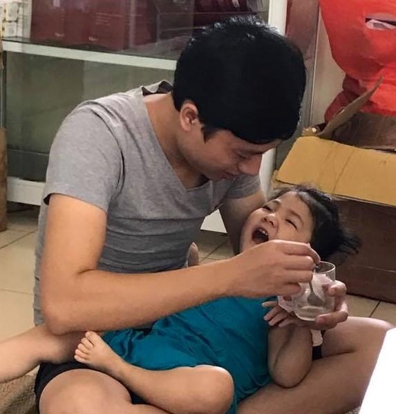 mẹ nuôi bé gái Lào Cai viết tâm thư gửi chồng ảnh 5 me nuoi be gai Lao Cai viet tam thu gui chong anh 5