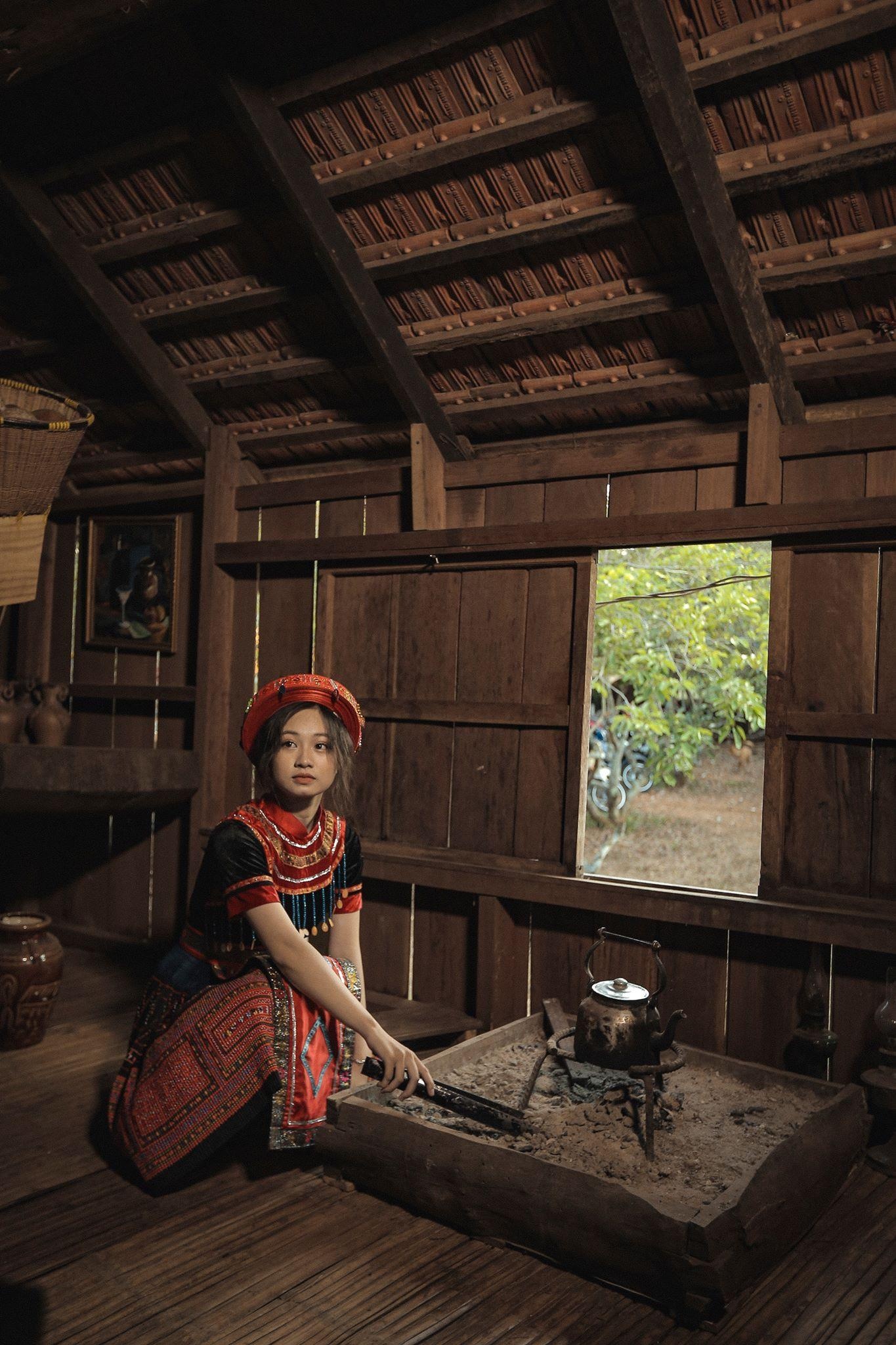 nhan sac nu sinh hoa than thanh nhan vat Mi anh 2