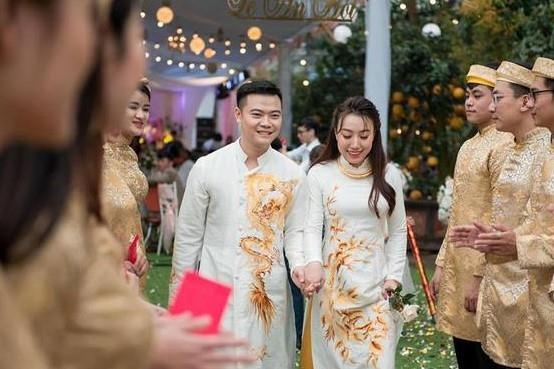 Dam cuoi xa hoa, moi anh Bo Dan Truong ve bieu dien o Hung Yen hinh anh