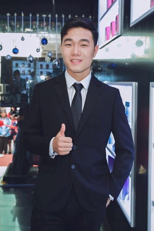 9X co ngoai hinh giong Xuan Truong anh 2