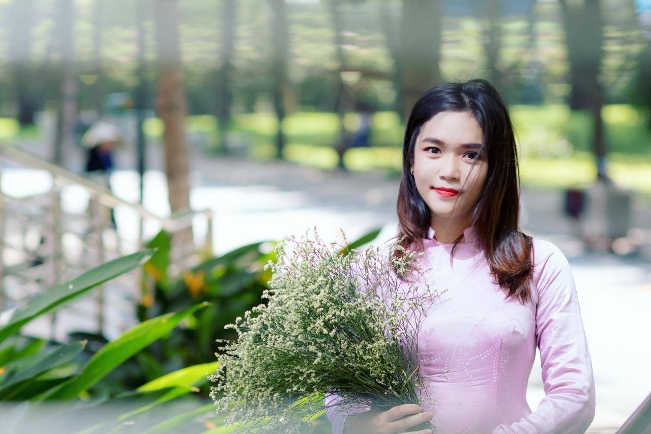 nam mc tim ban gai tren truyen hinh anh 2