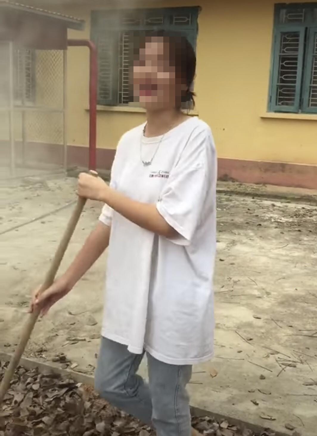 nữ sinh bắt chước bà Tân vlog làm clip đốt trường ảnh 1 nu sinh bat chuoc ba Tan vlog lam clip dot truong anh 1