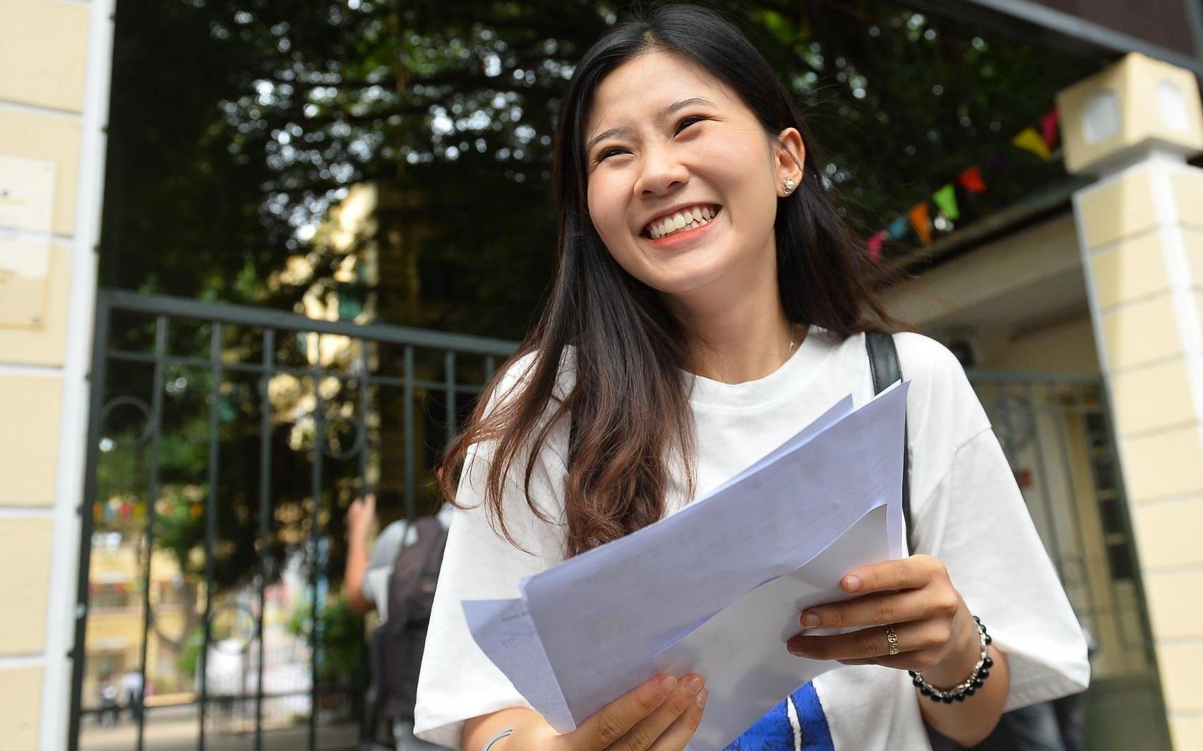 Nu sinh duoc tim kiem khi xuat hien rang ro sau buoi thi Ngu van hinh anh