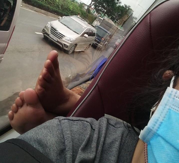 gac chan len ghe anh 6