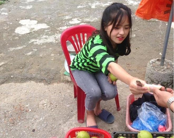 nhung thieu nu ban hang rong anh 6