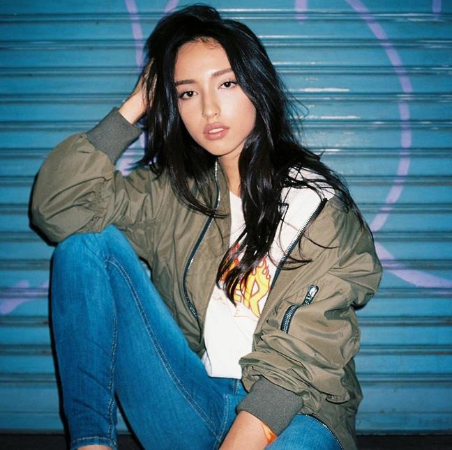 cac co gai xinh dep trong MV anh 6