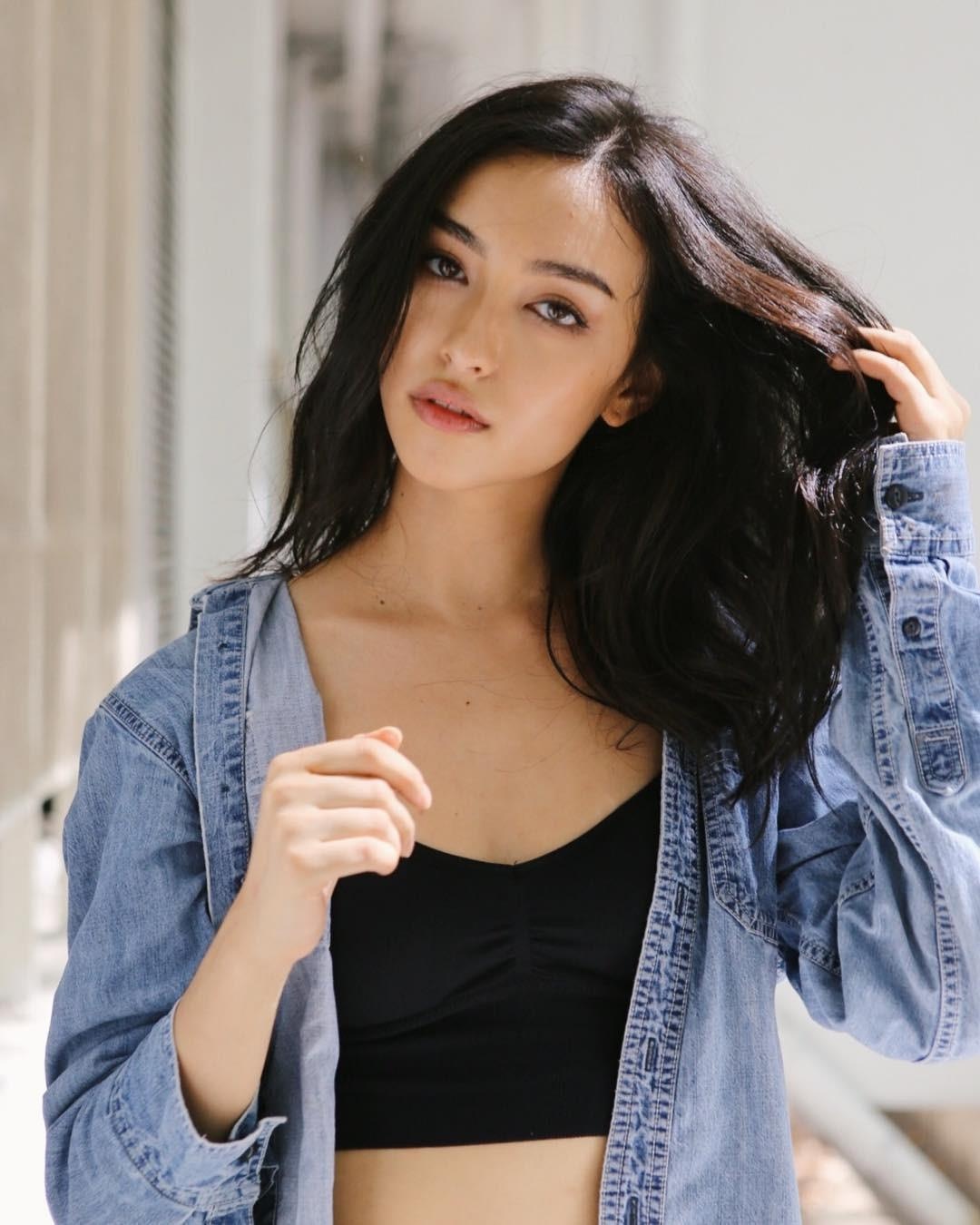 cac co gai xinh dep trong MV anh 8