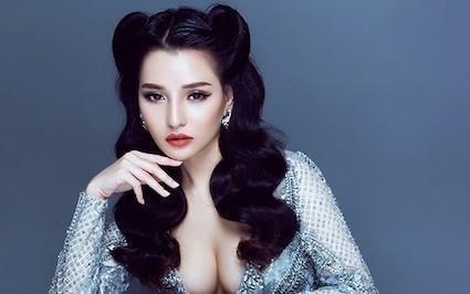Andrea, Mon 2K va loat nguoi choi bi to gia tao trong game show hen ho hinh anh