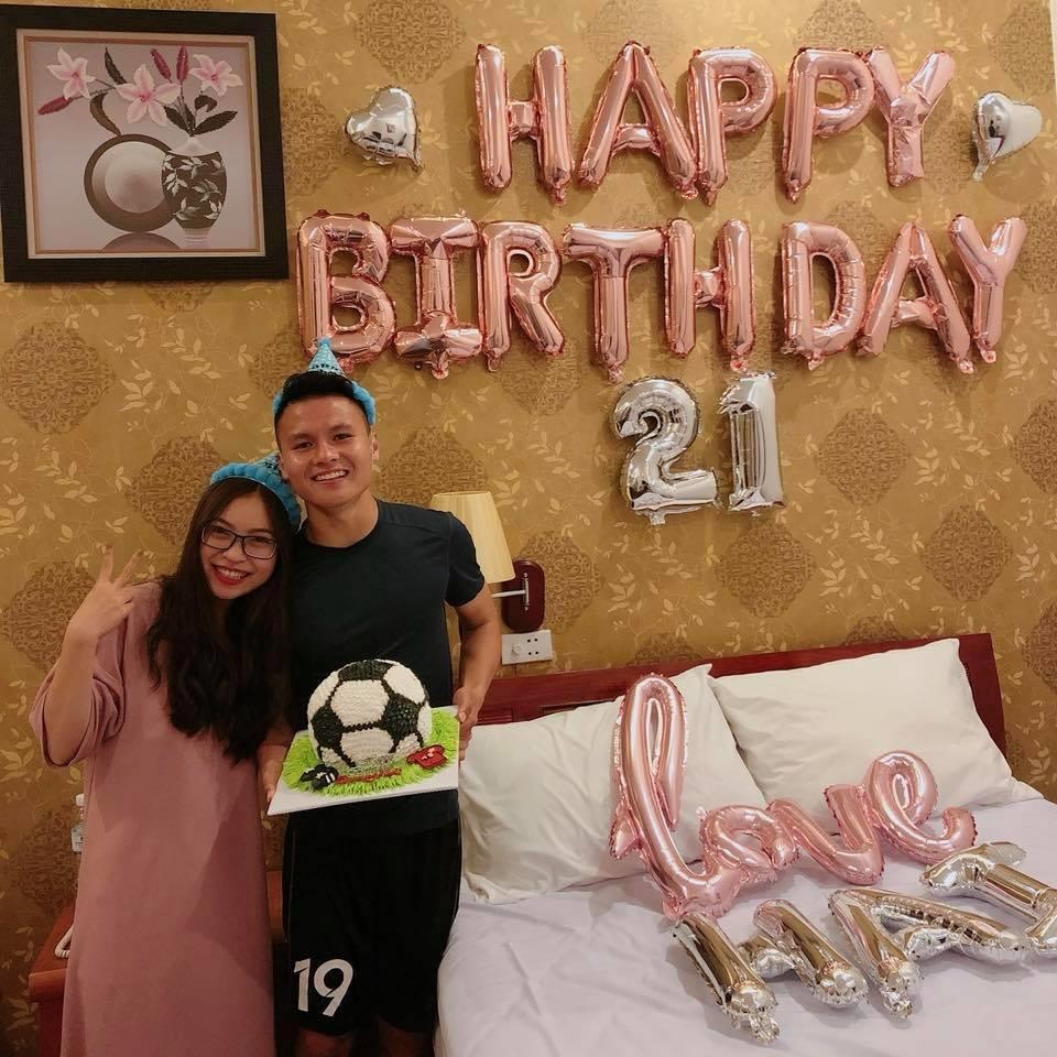 Ban gai cau thu anh 4