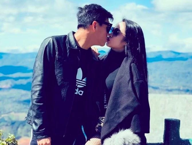 Ban gai cau thu anh 15