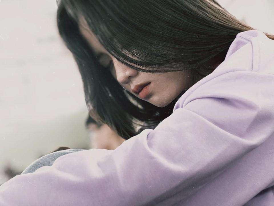 nu sinh bi chup len anh 1