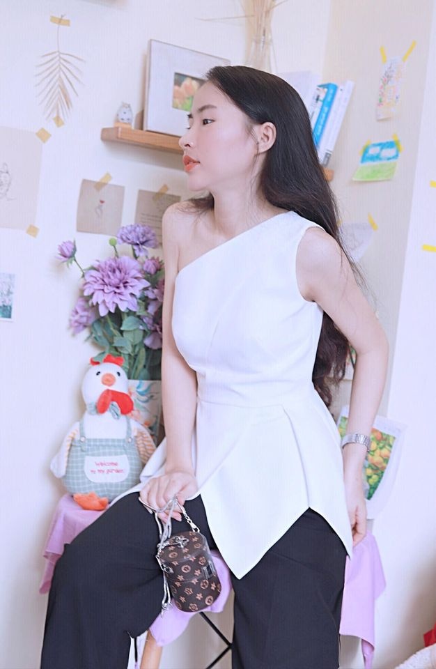 nu giang vien bi nham la sinh vien anh 5