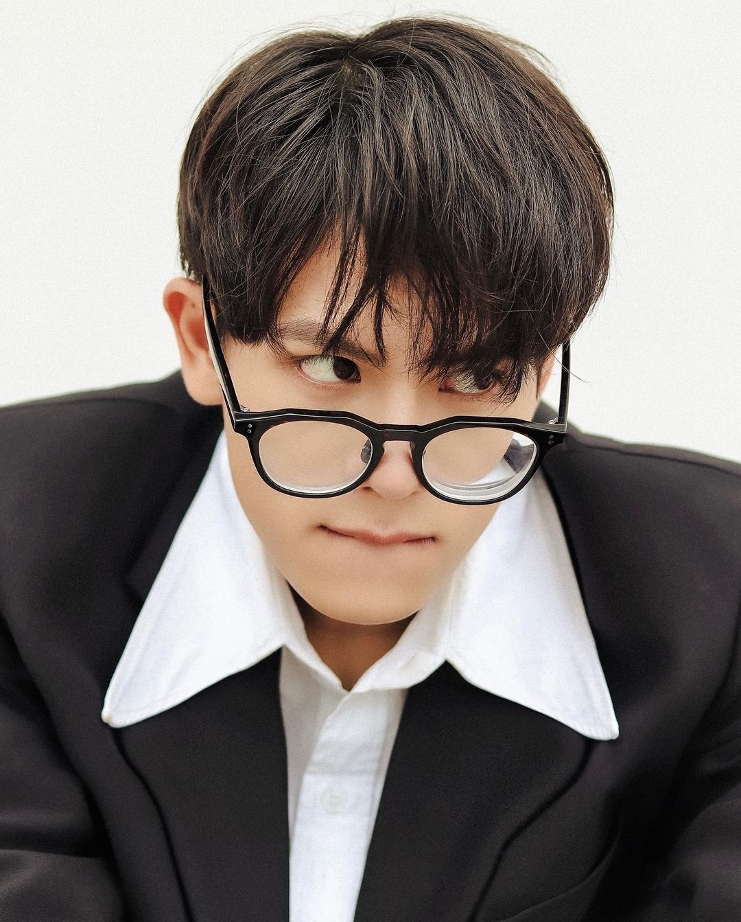 nam sinh dien trai truong luat anh 6