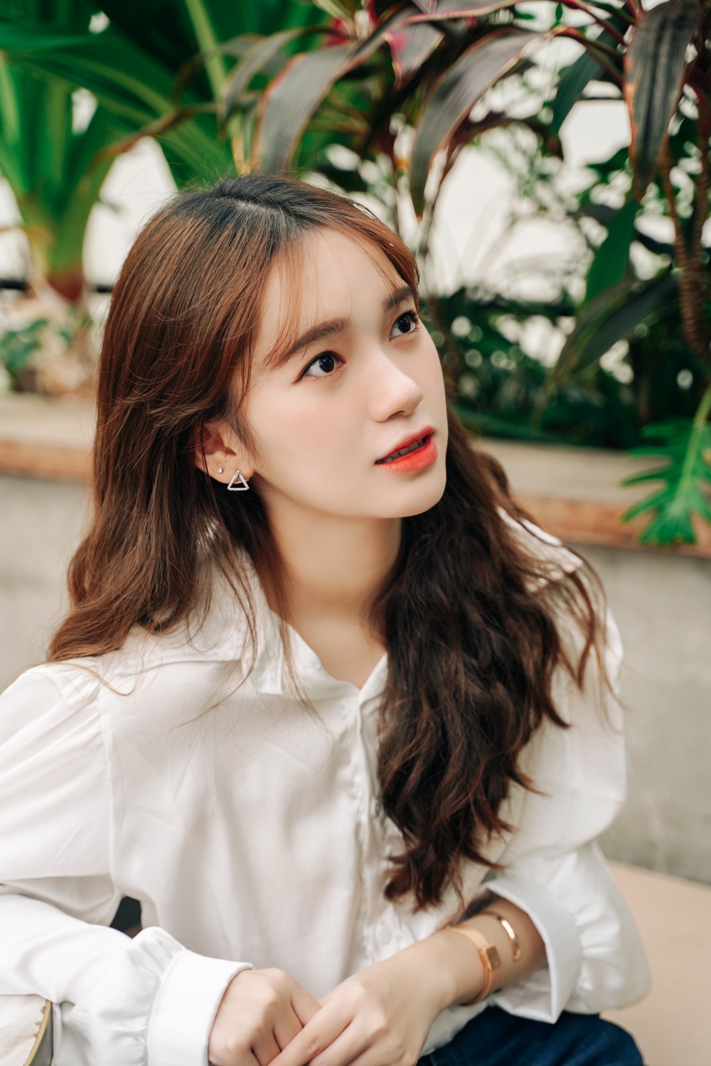 nu sinh hoc gioi truong kinh te anh 7