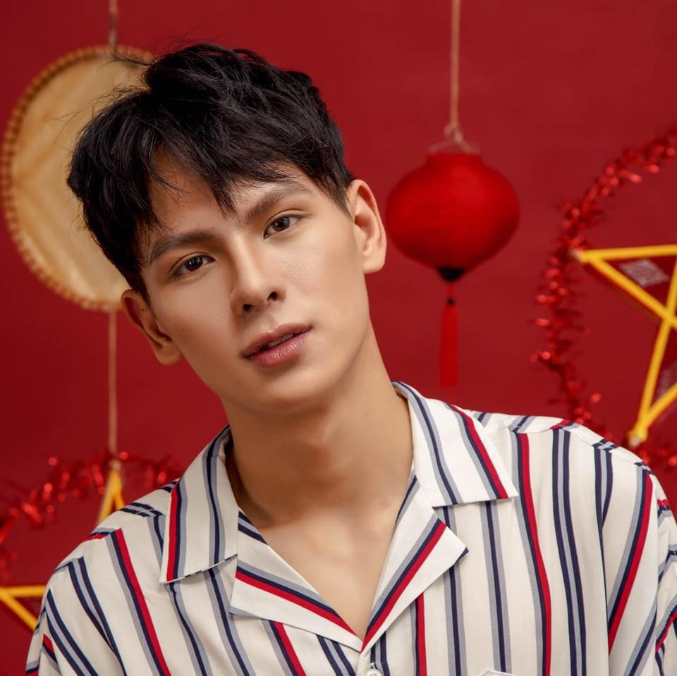 nam sinh dien trai truong luat anh 1