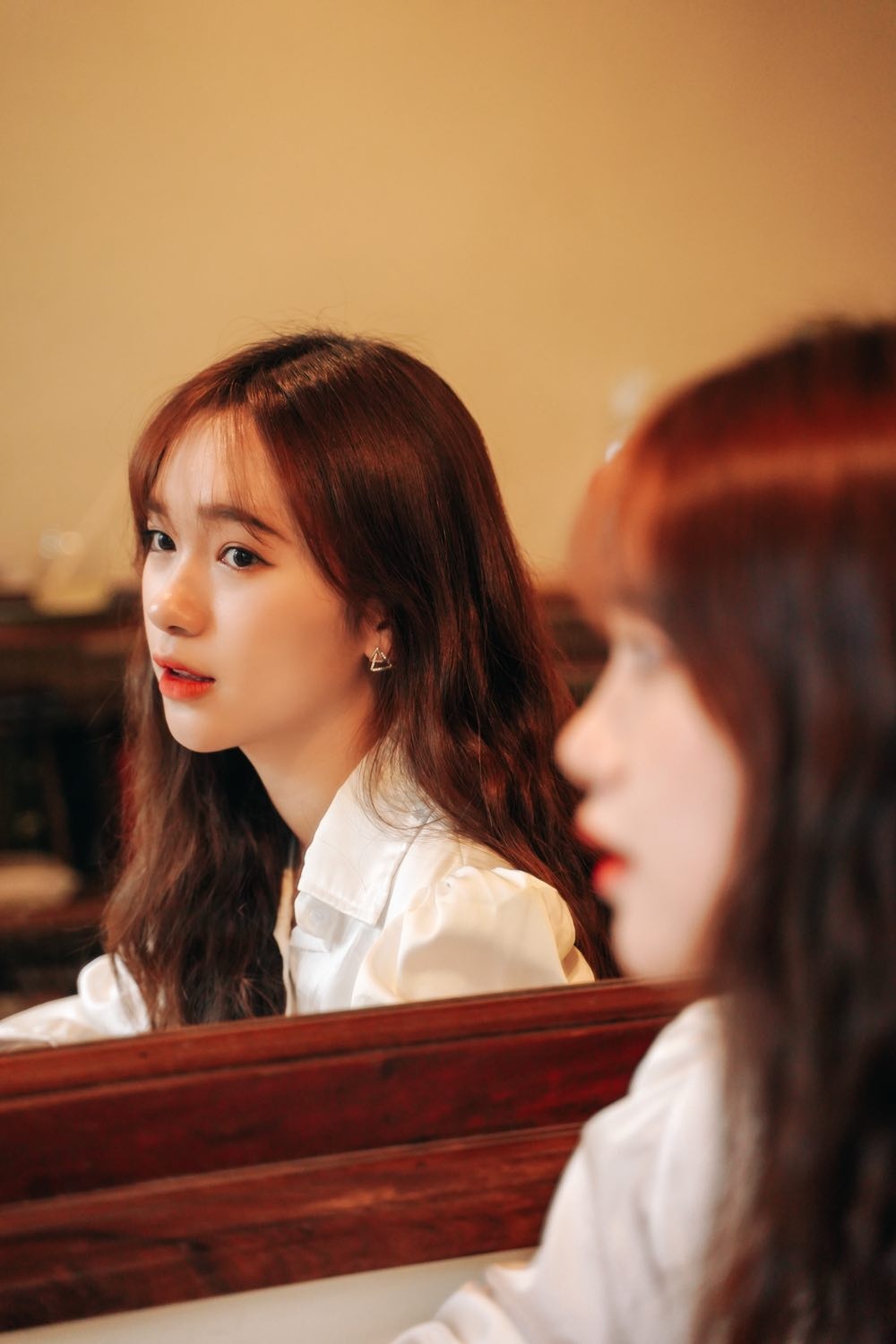 nu sinh hoc gioi truong kinh te anh 8