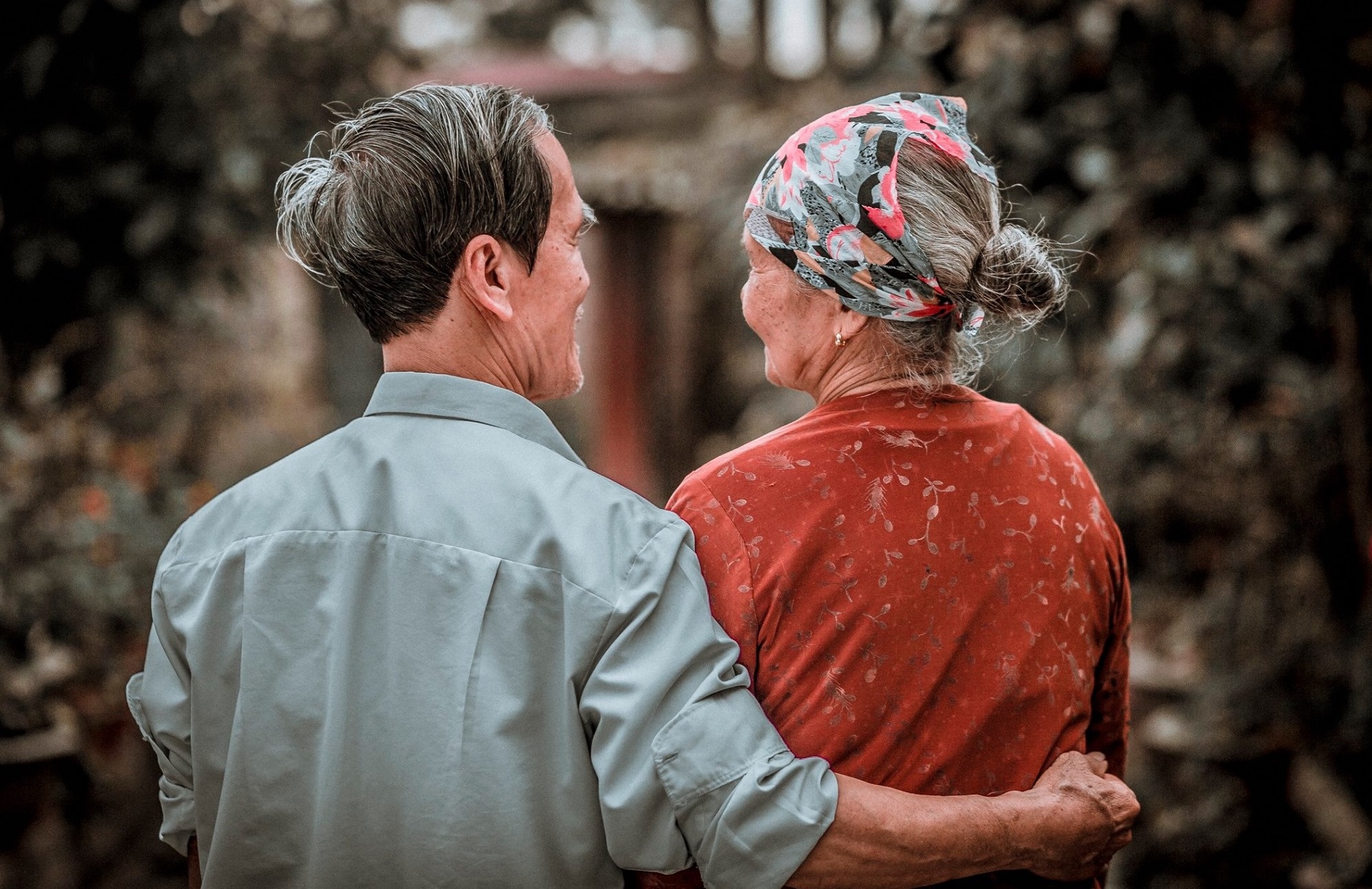 cháu trai chụp ảnh cho ông bà ảnh 6 chau trai chup anh cho ong ba anh 6