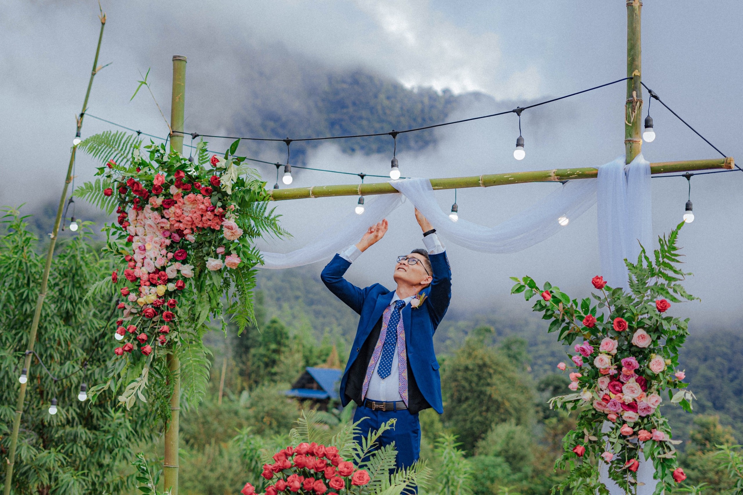 dam cuoi ngoai troi o Tay Bac anh 1