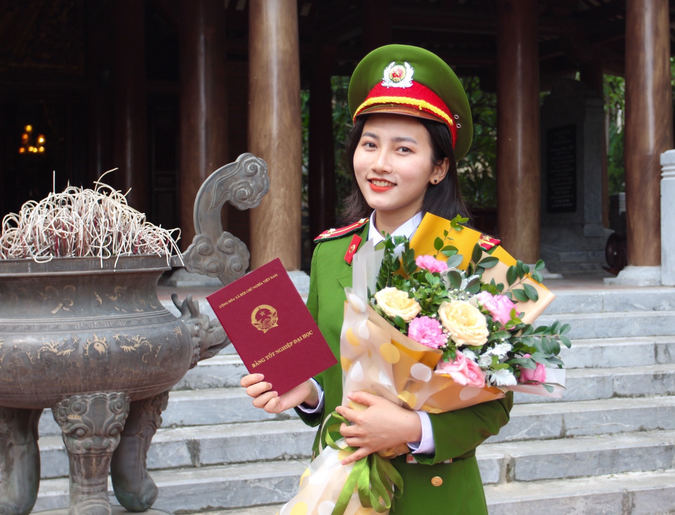 thu khoa kep hoc vien canh sat nhan dan anh 1