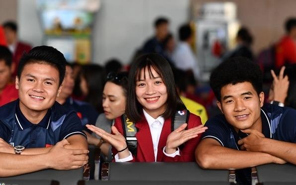 Hoang Thi Loan: 'Cau thu nu cung can cham soc ban than that xinh dep' hinh anh