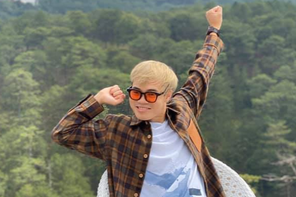 Van Toan khoe moi tau sieu pham giay hoa cuc cua G-Dragon hinh anh