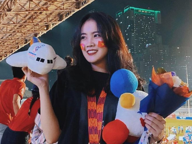 Dan mang Indonesia tran vao trang ca nhan cua ban gai Van Hau hinh anh