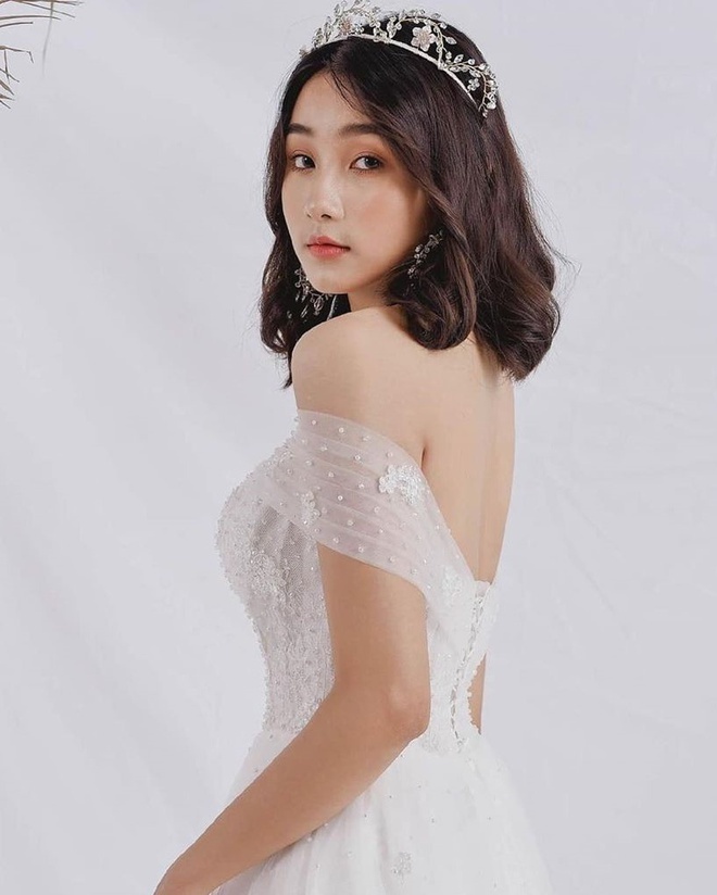 co gai noi tieng mang anh 9