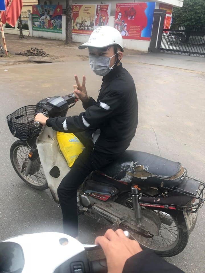 chàng trai H'Mông trả lại ví ảnh 3 chang trai H'Mong tra lai vi anh 3