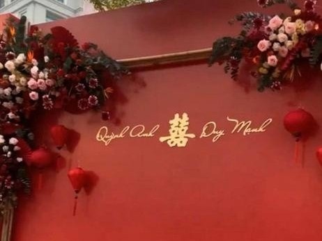 Khong gian dam hoi tran ngap sac do tai nha vo Duy Manh hinh anh