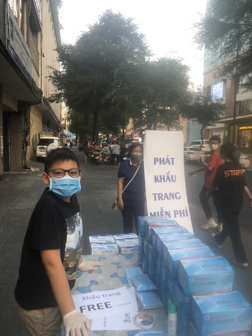 bỏ tiền lì xì mua khẩu trang ảnh 3 bo tien li xi mua khau trang anh 3