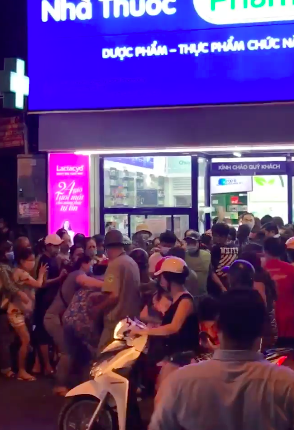 danh mau mua khau trang anh 1