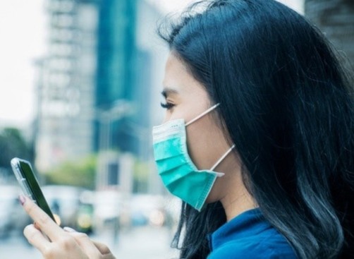 Du hoc sinh Phap bi chi trich khi len mang hoi tron cach ly hinh anh