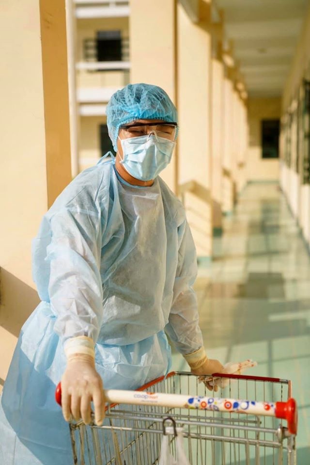 hinh anh can bo khu cach ly anh 5