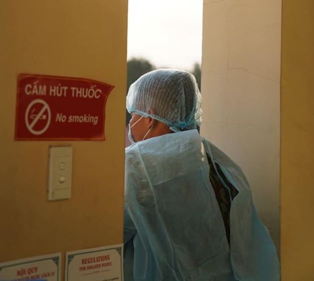 hinh anh can bo khu cach ly anh 13