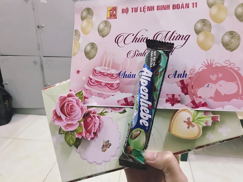 sinh nhat trong khu cach ly anh 2