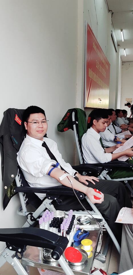 chàng trai đưa cụ già về tận nhà ảnh 3 chang trai dua cu gia ve tan nha anh 3